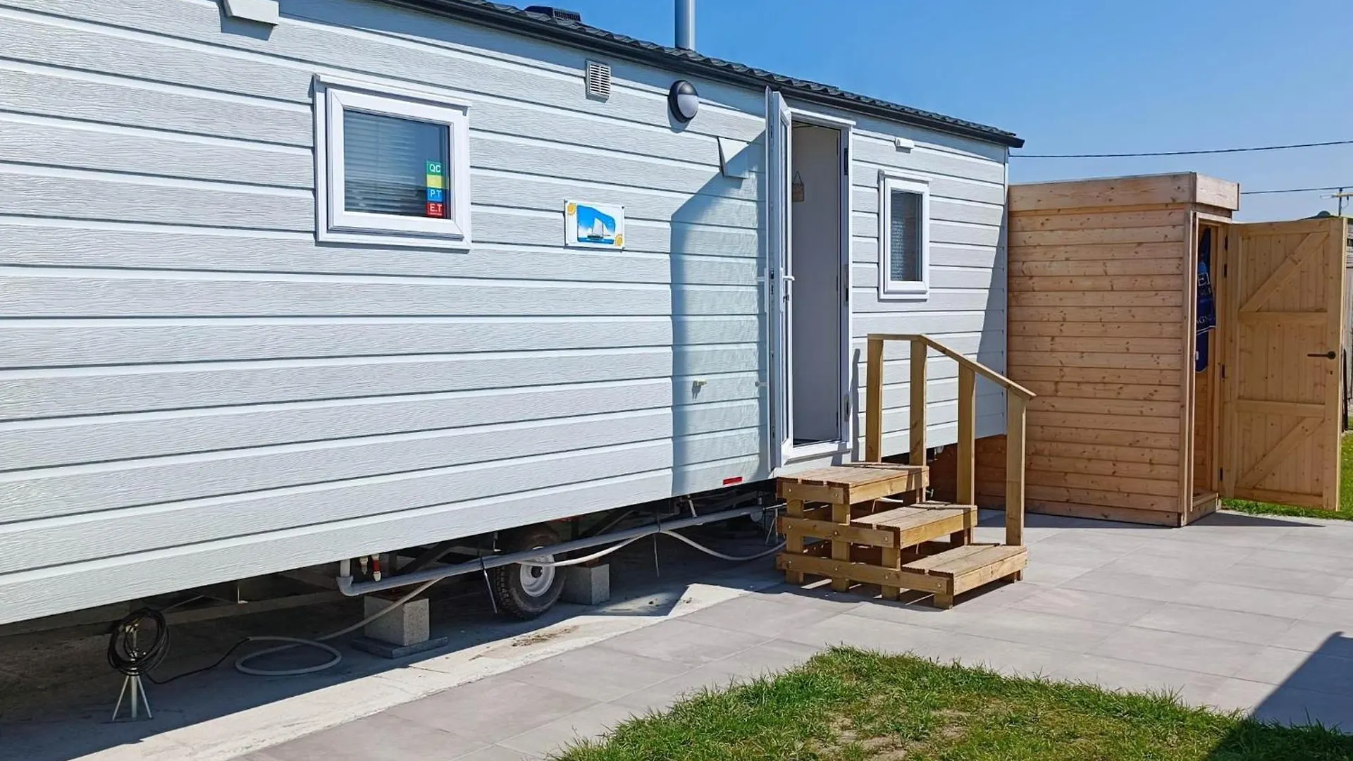 Caravan Aan Zee Arnani Middelkerke Campsite